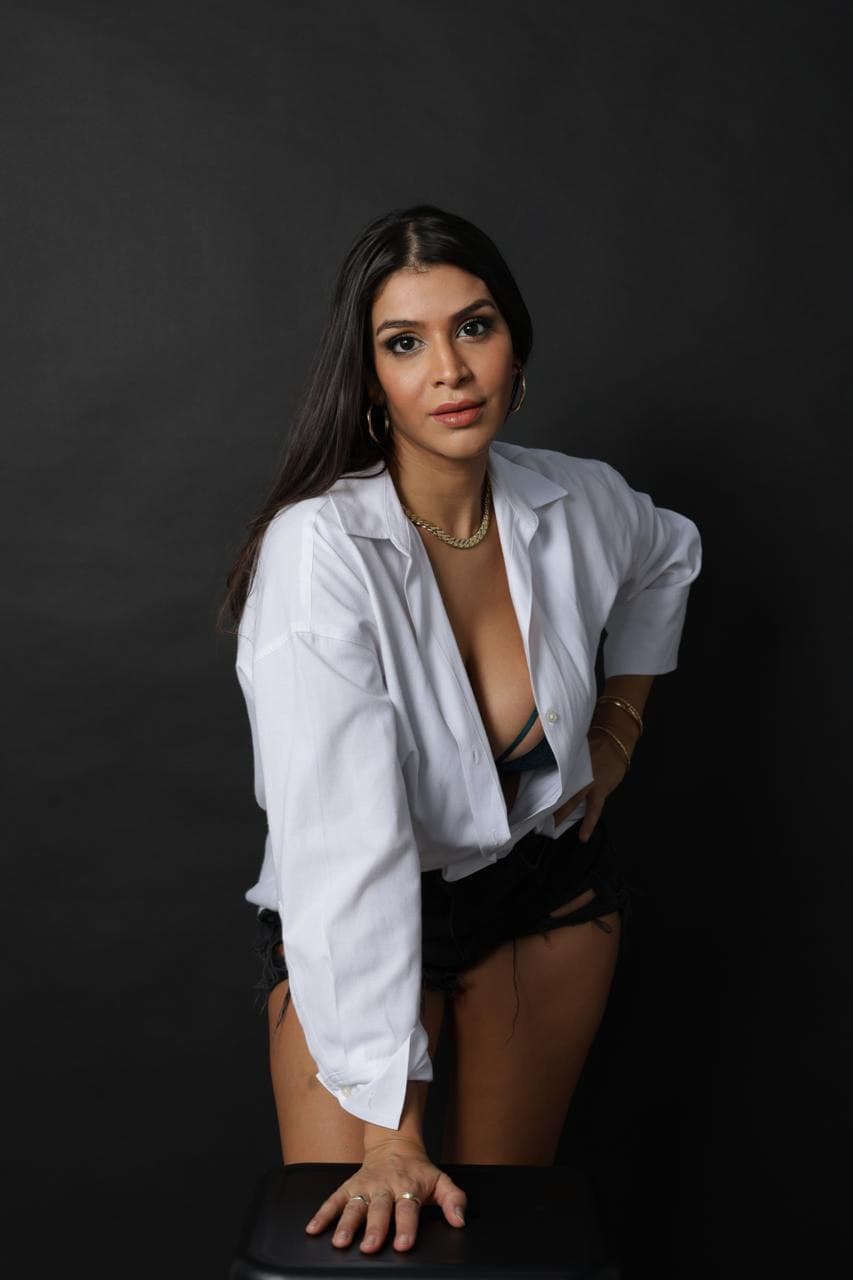 Escort Nayla (Amsterdam) — afbeelding 5