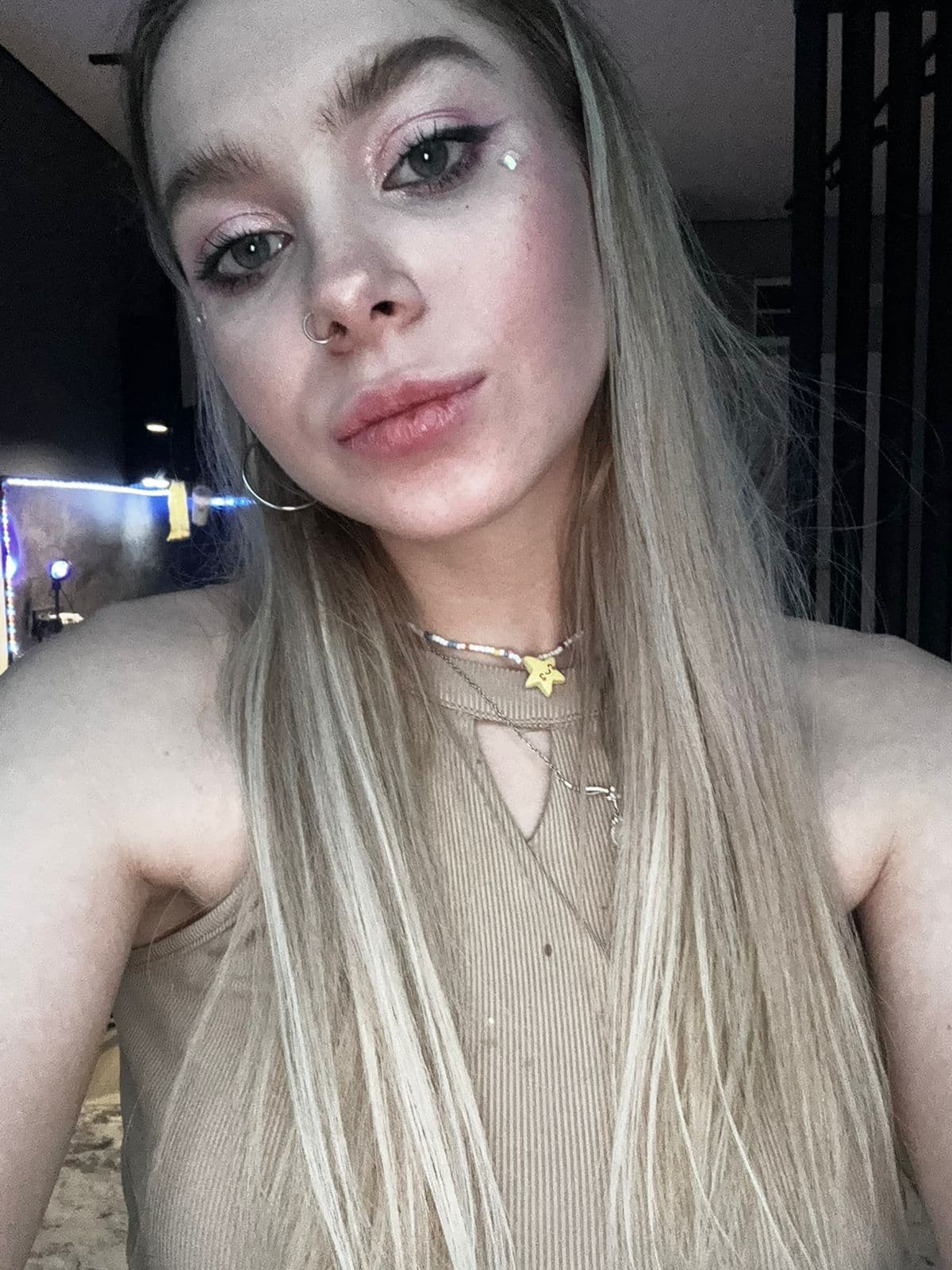 Escort Miya portret, Eindhoven
