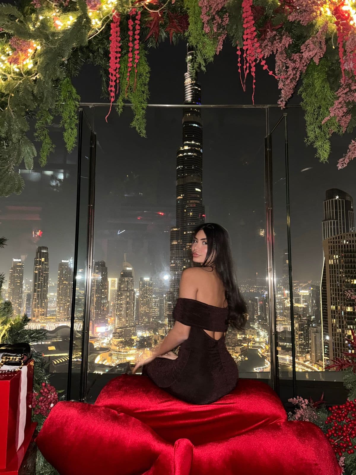 Belen, brunette curvy escort Amsterdam