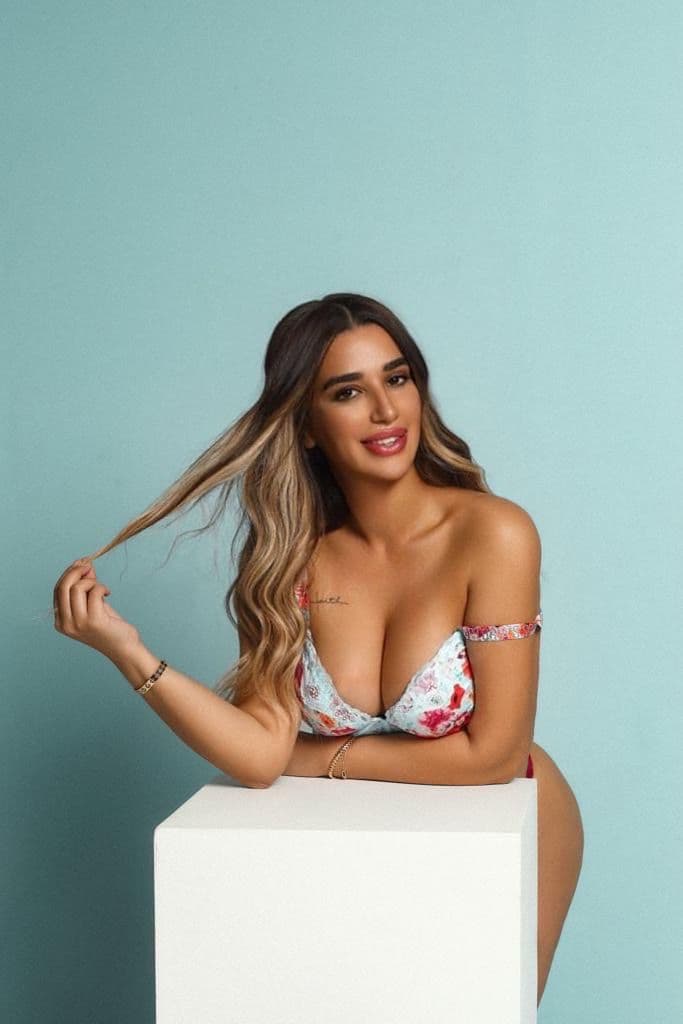 Maya (24) — portret in Eindhoven