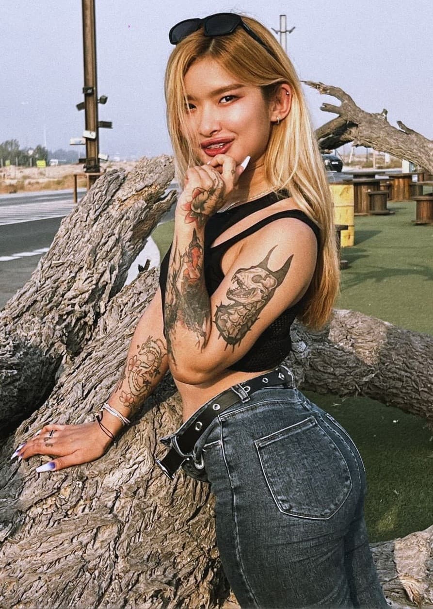 Kim — 20-jarige escort in Den Haag