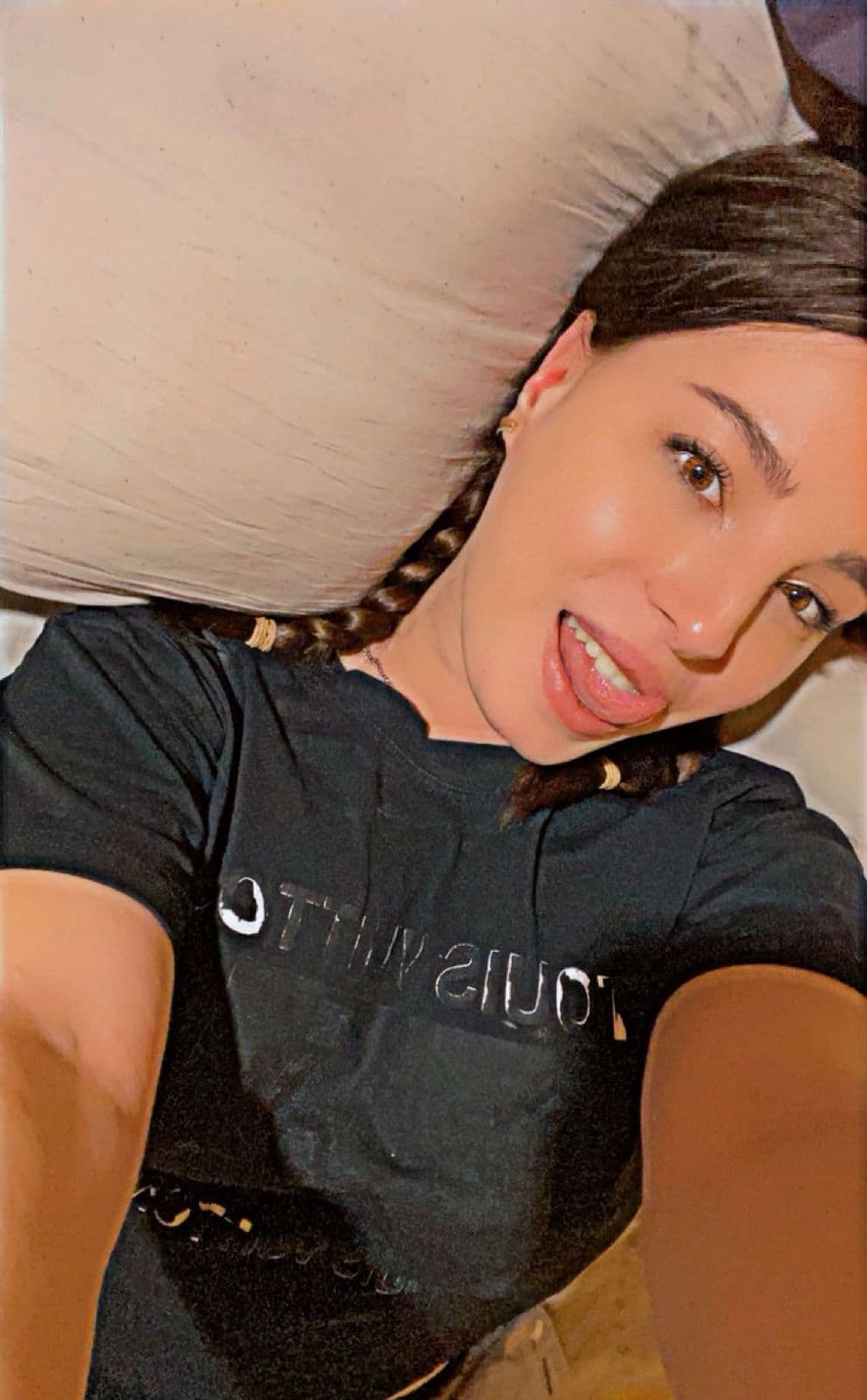 Rebekka, brunette tengere escort Haarlem