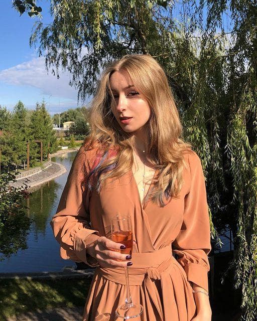 Jenna, 23 — escort in Utrecht