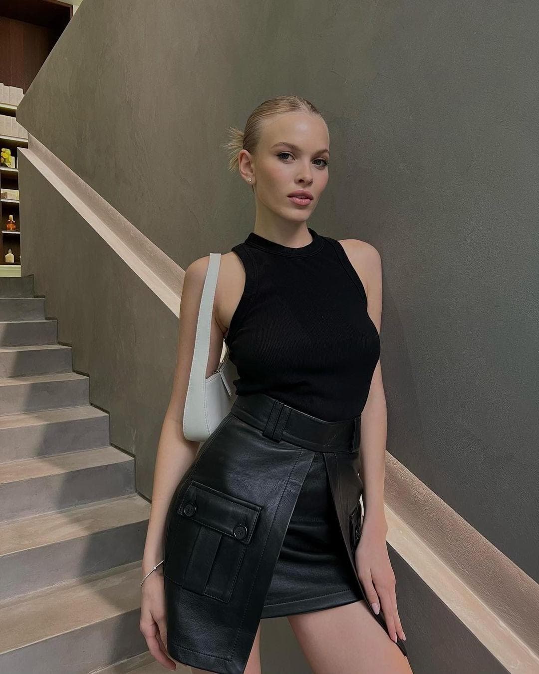 Zinnia, blonde sportieve escort Den Haag