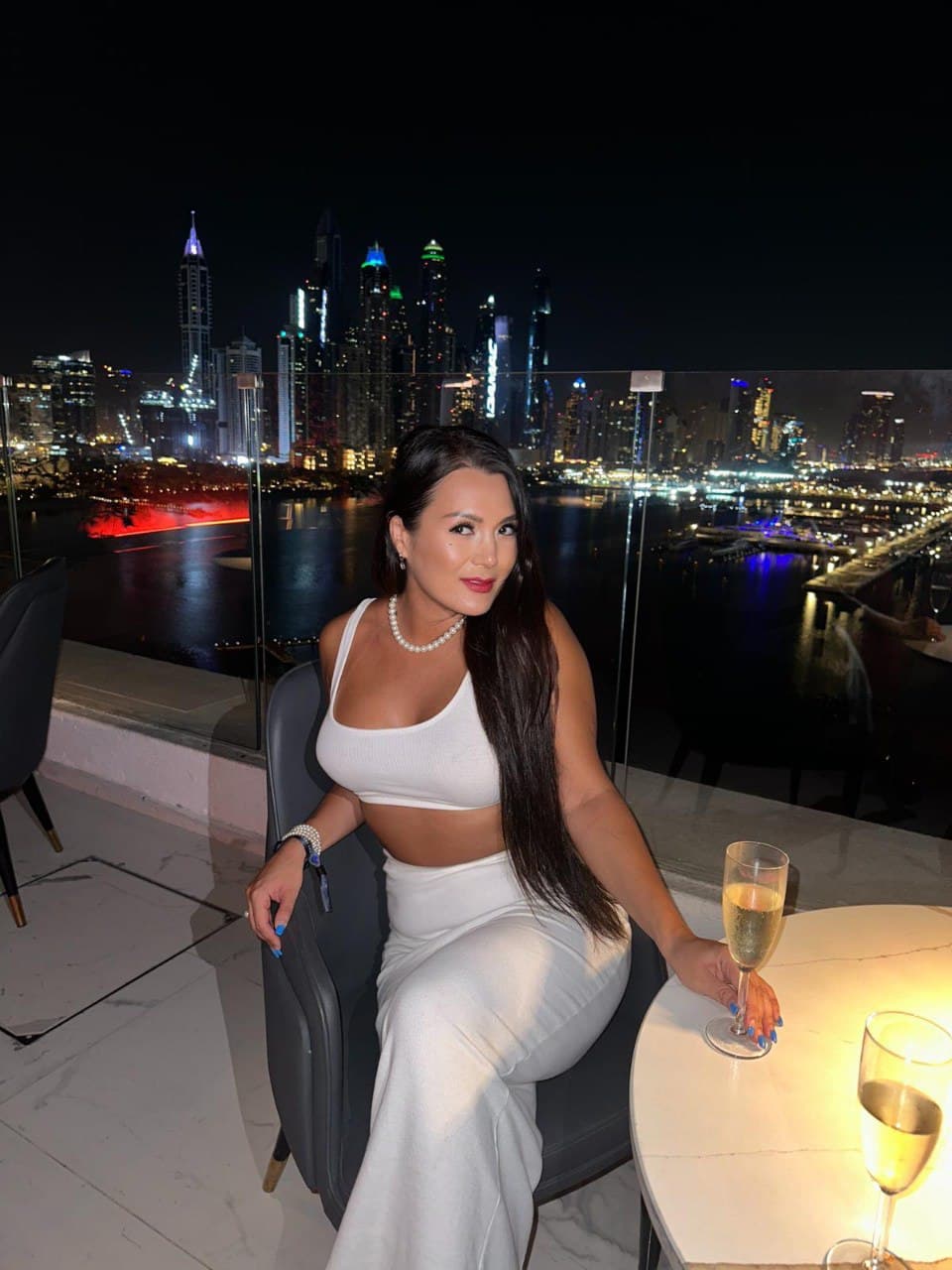 Salma, brunette volle escort Eindhoven
