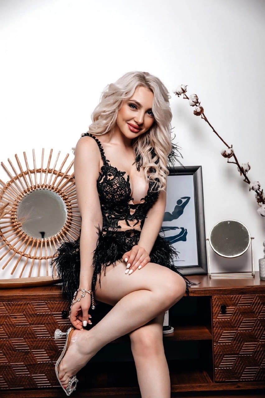 Escort Alyona (Rotterdam) — afbeelding 4