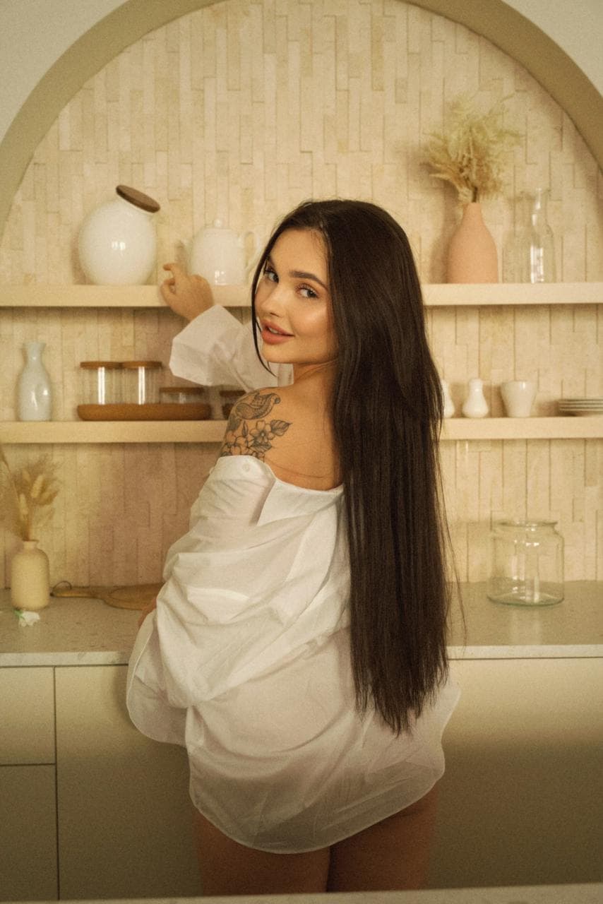 Anya (21) — portret in Den Haag