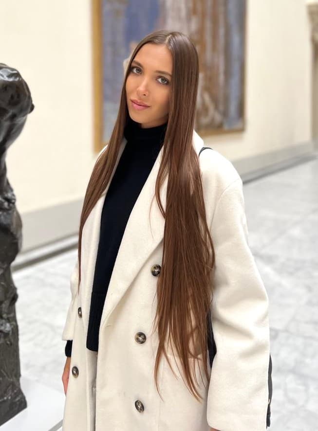 Nicole, brunette atletische escort Eindhoven