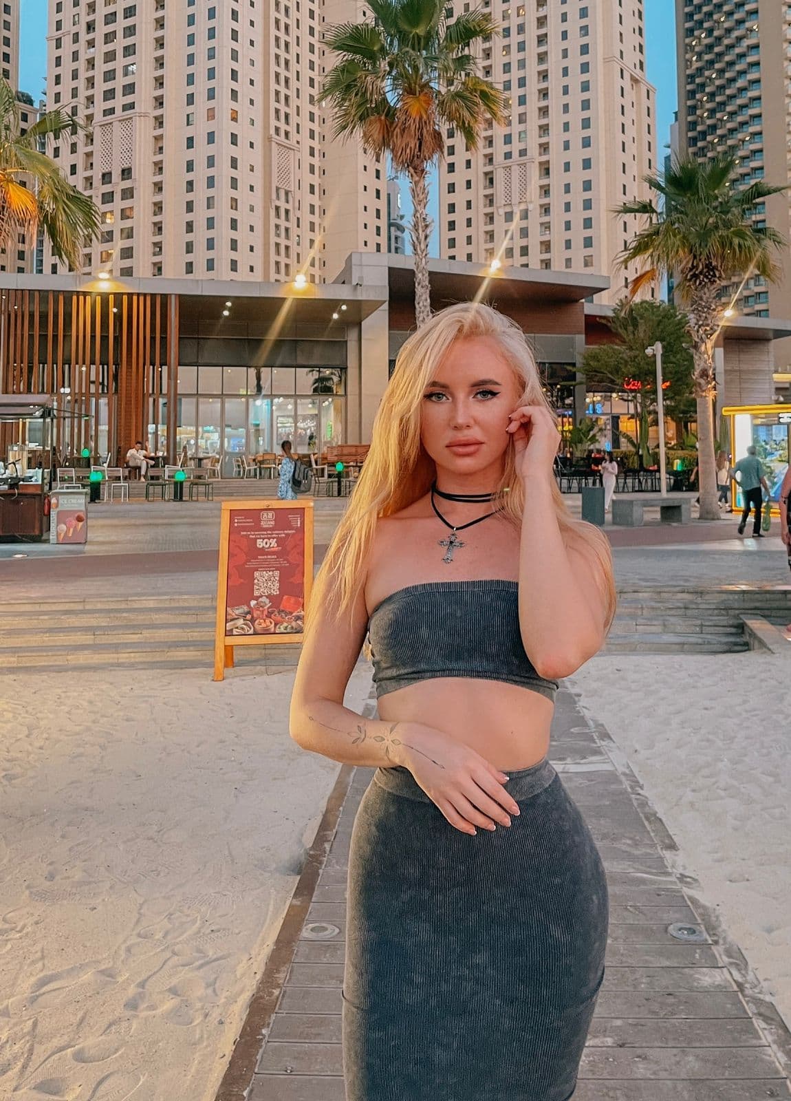 Daisy, blonde slanke escort Den Haag