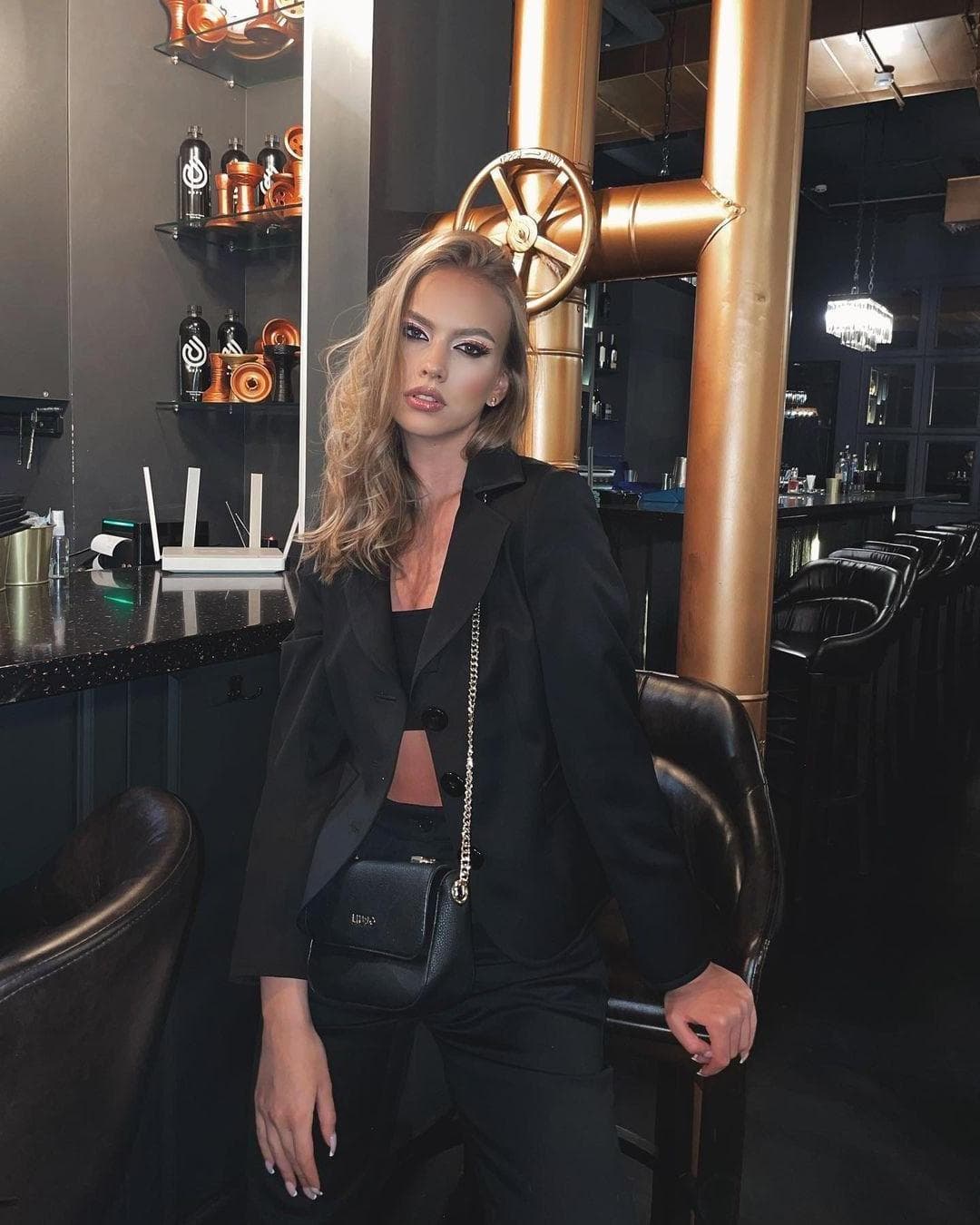 Francesca (21) — portret in Eindhoven