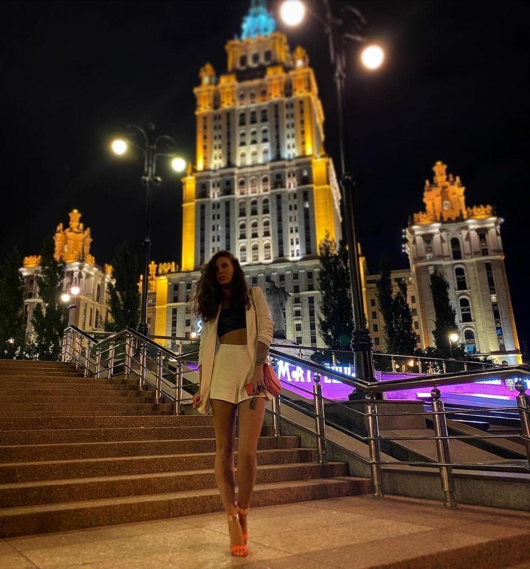 Laura (24) | Tilburg escort