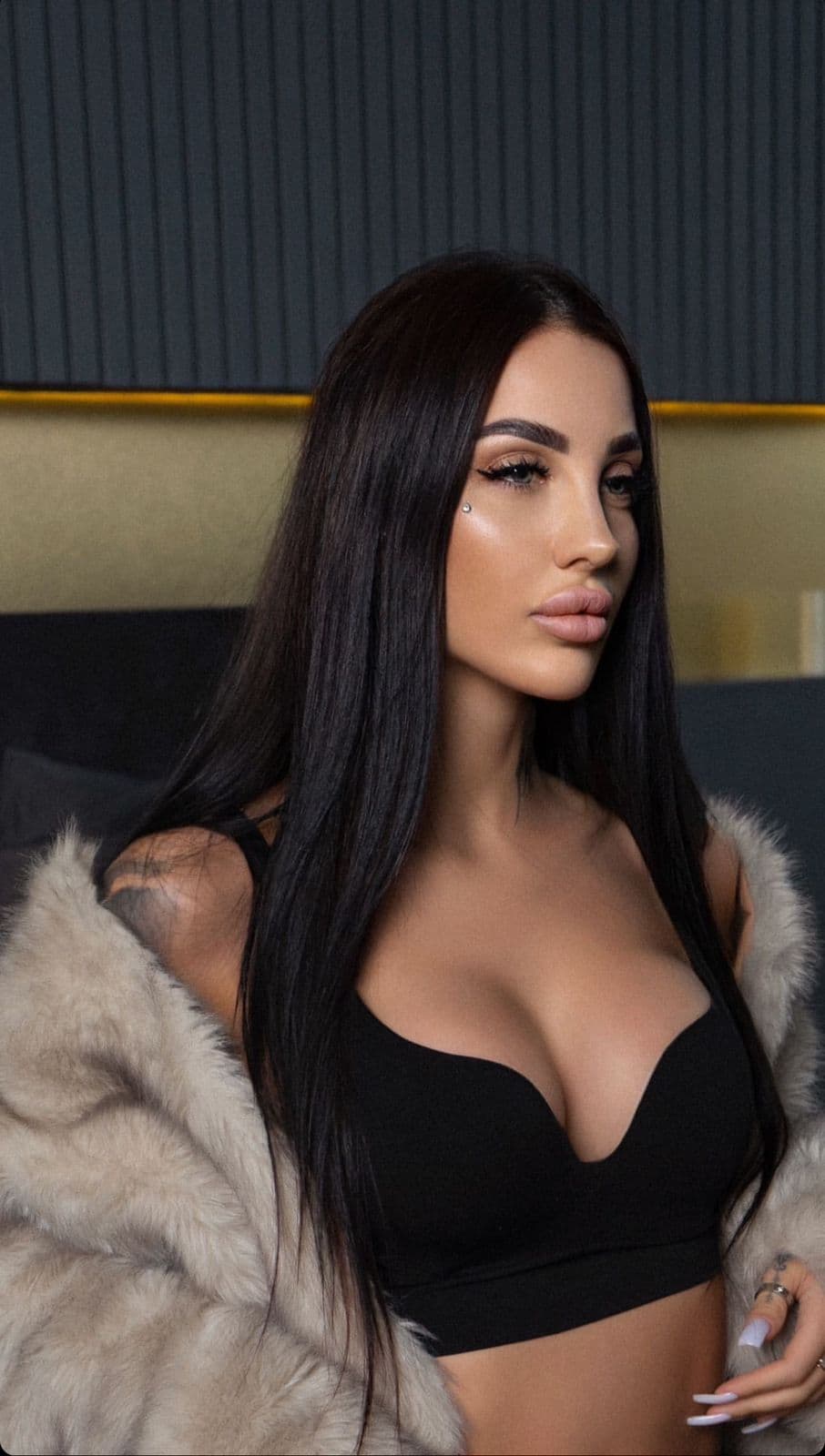 Adelina (24) | Eindhoven escort