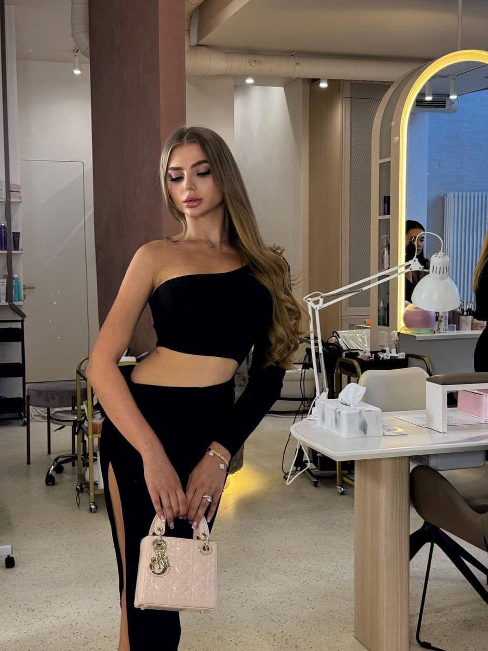 Polina, 20 — escort in Rotterdam