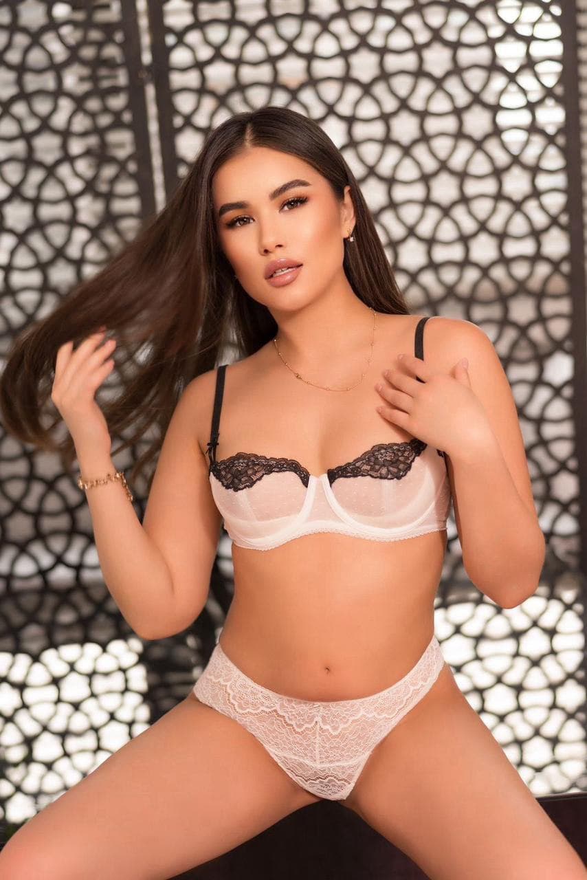 Ariella Den Haag escort — foto 3
