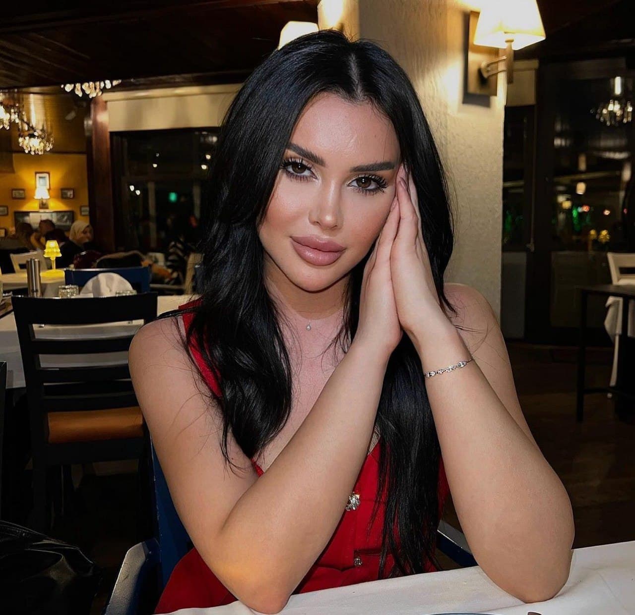 Nora — 27-jarige escort in Rotterdam