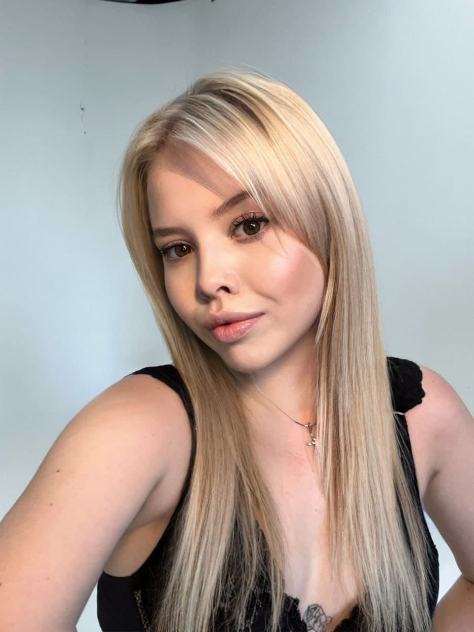 Diana (19) — portret in Almere