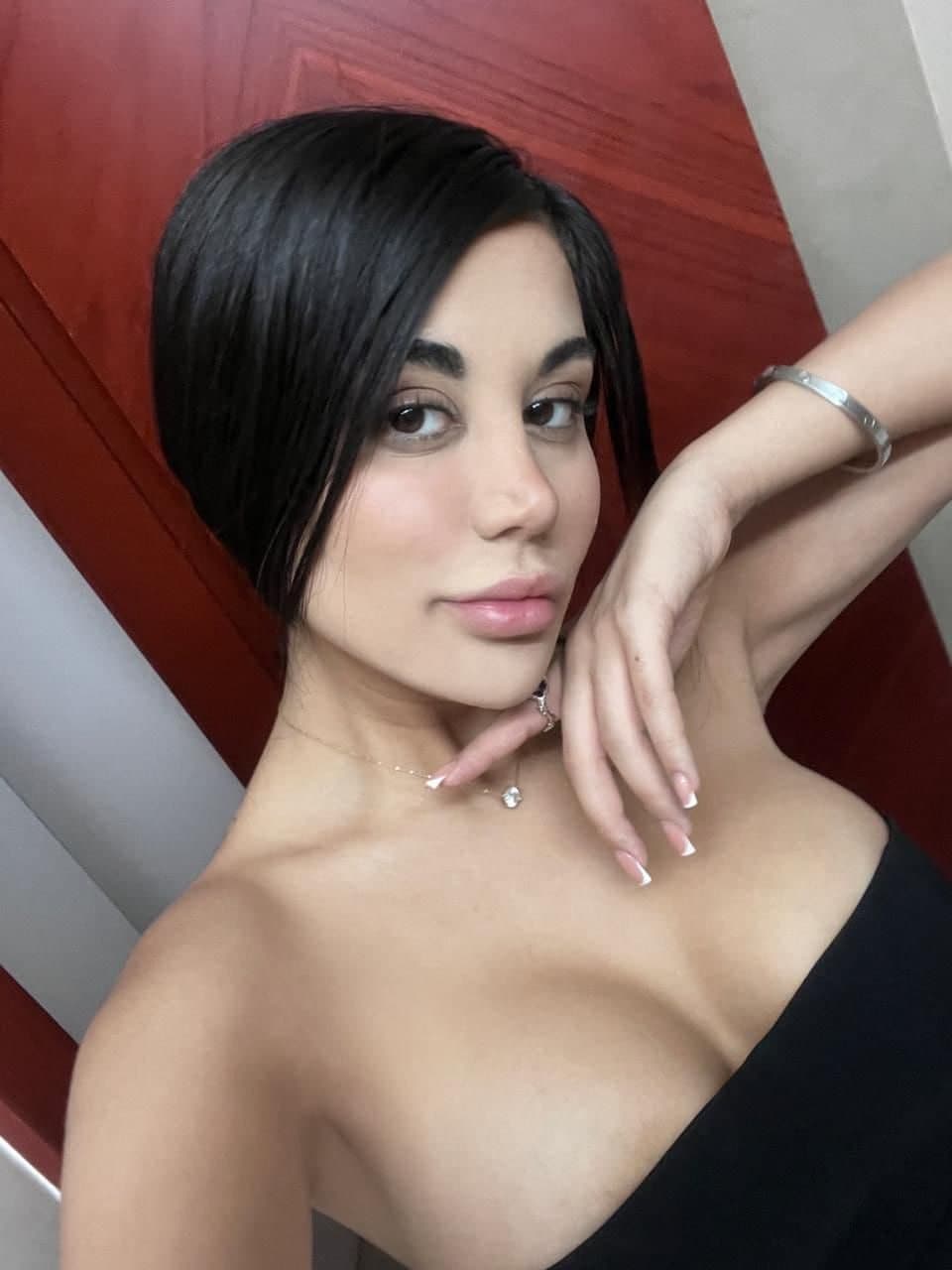Astrit, 23 — escort in Tilburg