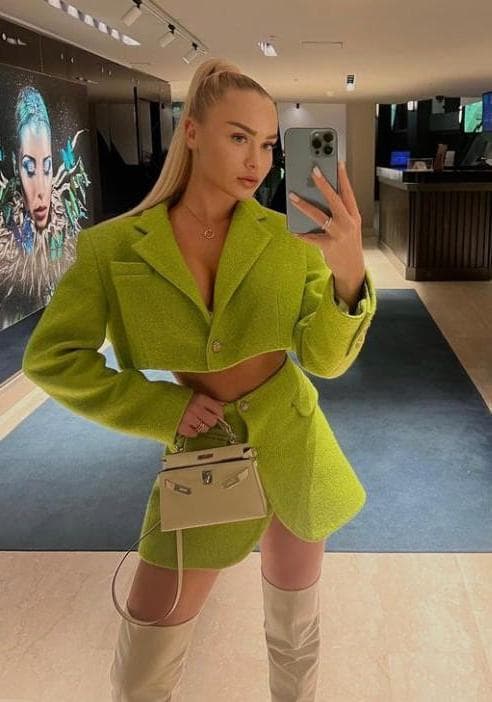 Kara — 23-jarige escort in Tilburg