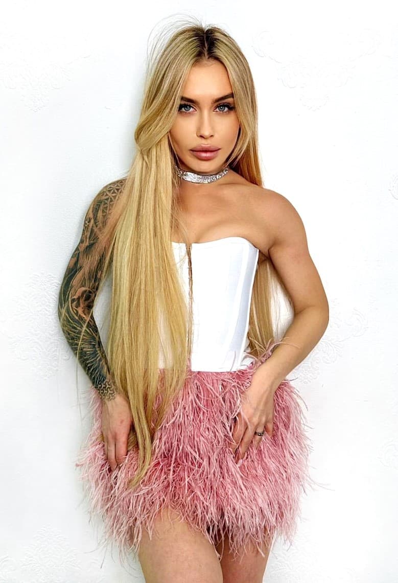 Alisa, 25 — escort in Tilburg