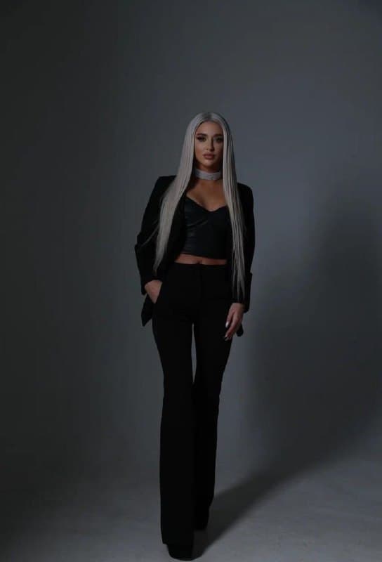 Karolina, 27 — escort in Den Haag