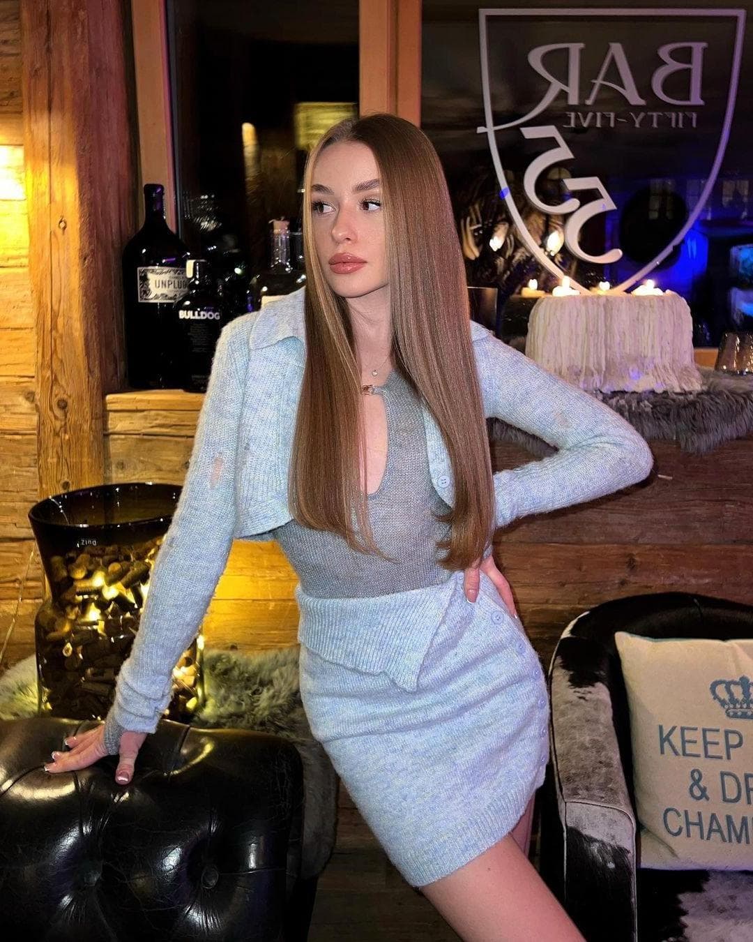Emily, 22 — escort in Den Haag
