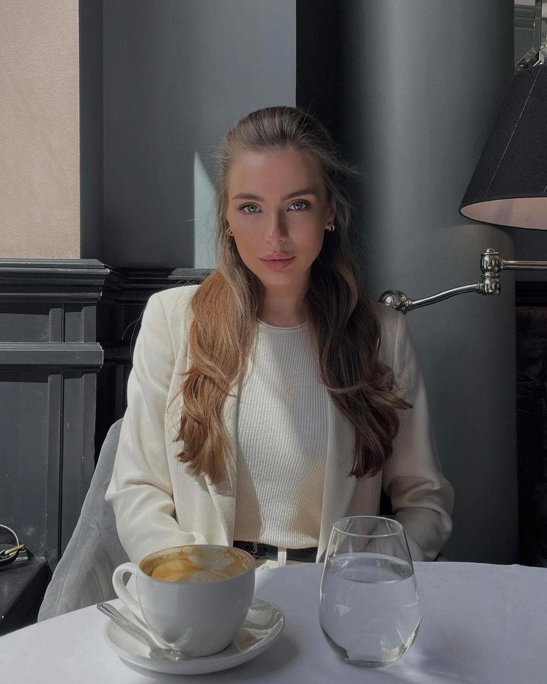 Felicity, brunette petite escort Amsterdam