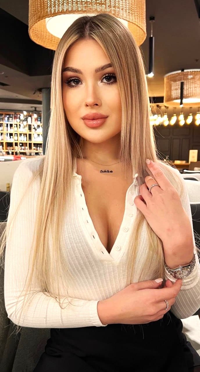 Celine, blonde fitte escort Utrecht