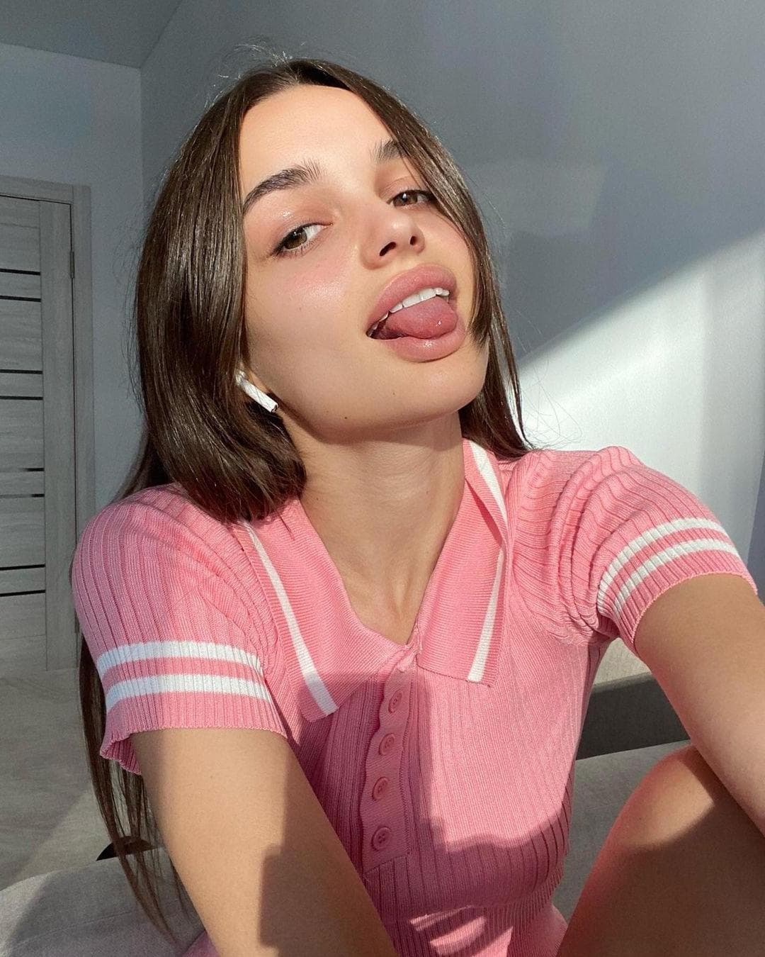 Angela, 21 — escort in Utrecht